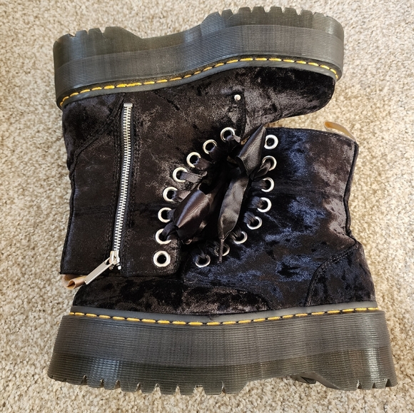 Dr. Martens Jadon Max Vegan Black Crushed Velvet Plaform Boots Ribbon Laces Sz 9 - Picture 3 of 12